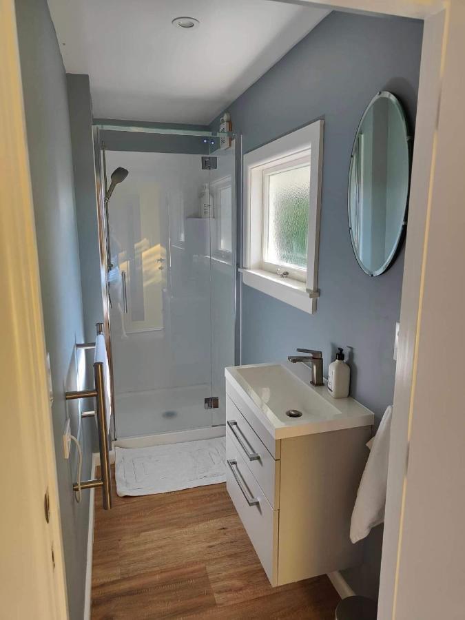 Fully Renovated Hillside Apartment Close To City Christchurch Extérieur photo