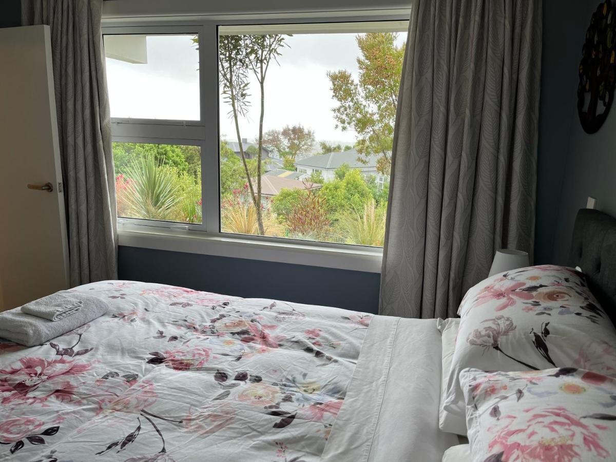 Fully Renovated Hillside Apartment Close To City Christchurch Extérieur photo
